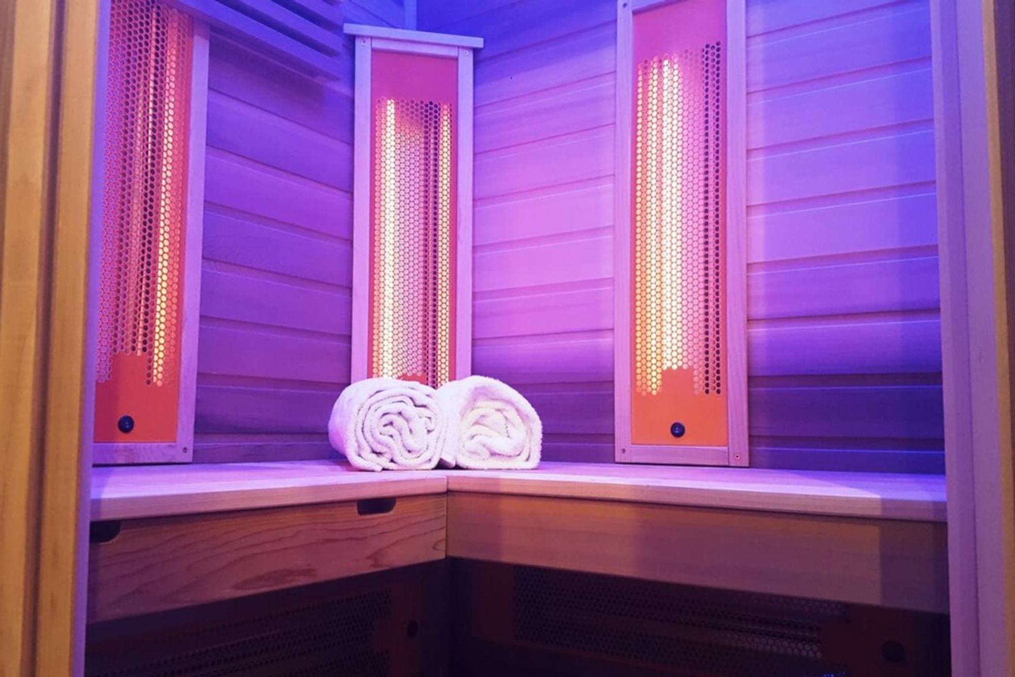 L'Eau Vive - sauna et jacuzzi en centre piéton Annecy Esterno foto
